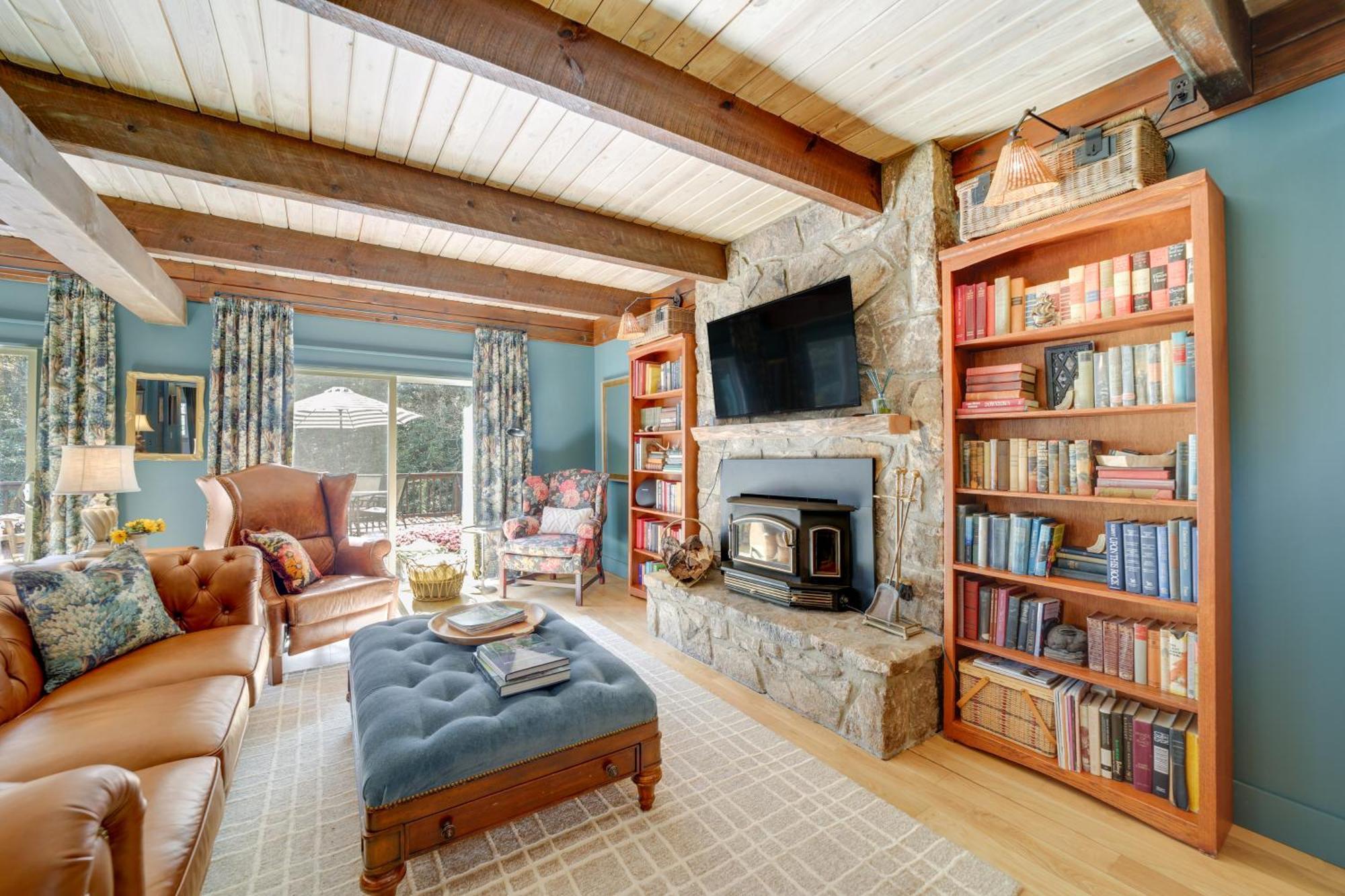 Enchanting Highlands Cottage With Pond And Falls! Dış mekan fotoğraf