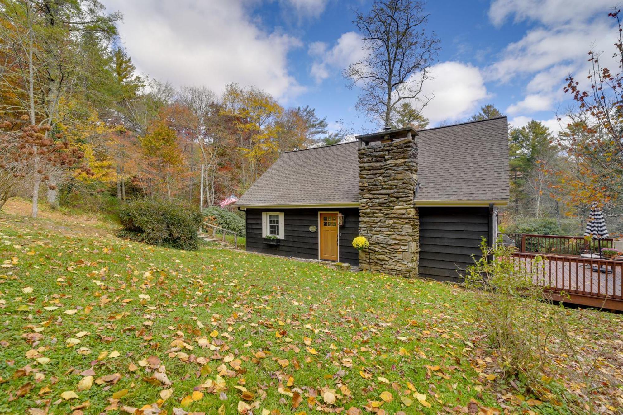 Enchanting Highlands Cottage With Pond And Falls! Dış mekan fotoğraf